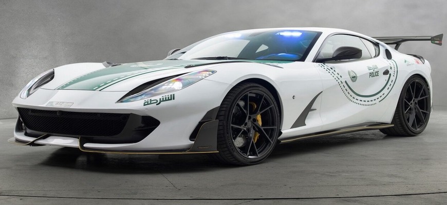 Ferrari s 800 koňmi v policajných farbách. Dubaj opäť šokuje svojím vozovým parkom