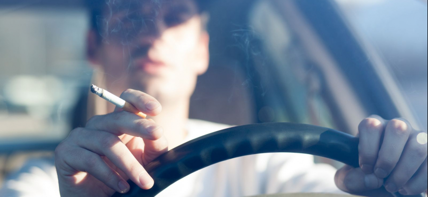 Fajčenie za volantom 6x zvyšuje riziko nehody
