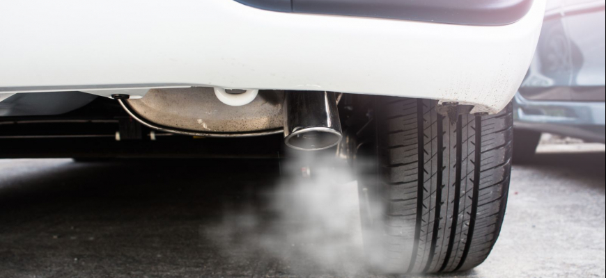 EÚ dohodla kompromis na zníženie emisií áut