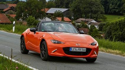 MAZDA ZVAŽUJE ELEKTRIFIKÁCIU ROADSTERA MX-5