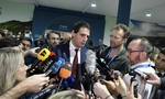 EÚ komisár Hoekstra konečne odpovedal poslancom. Nové emisné limity nezníži