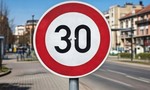 Ďalšie mesto zaviedlo limit 30 km/h. Zelená revolúcia vs. zdravý rozum