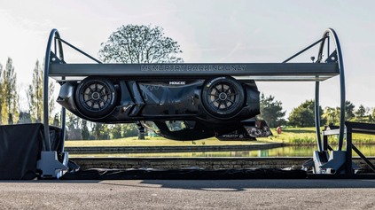 AUTO JAZDIACE HORE NOHAMI MIERI DO MALOSÉRIOVEJ VÝROBY!