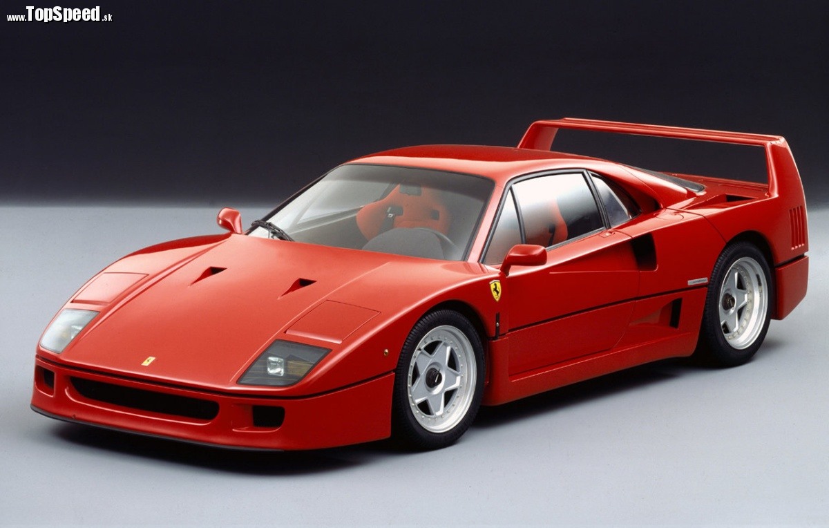 Za extrémnu popularitu značky môže aj táto legenda Ferrari F40. Je vôbec niekto, kto toto auto nemal na stene detskej izby?