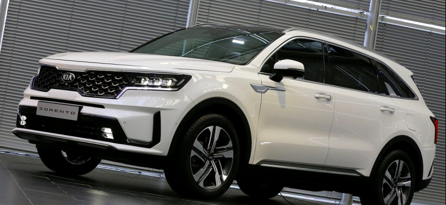 Toto je Kia Sorento 2021. Väčšia, luxusnejšia a hybridná