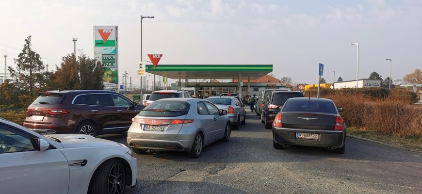 Ako ušetriť za palivo aj 30 € na nádrži? Benzín je v Maďarsku 40 centov lacnejší!