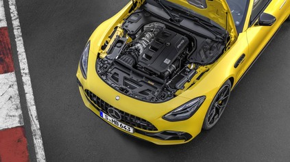 NOVÝ ZÁKLADNÝ MERCEDES-AMG GT 43 COUPÉ VYMENIL V8 ZA ŠTVORVALEC. STAČÍ TO?