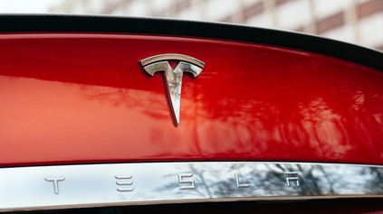 NOVÝ JARNÝ UPDATE TESLY PRINÁŠA ZAUJÍMAVÉ VYLEPŠENIA