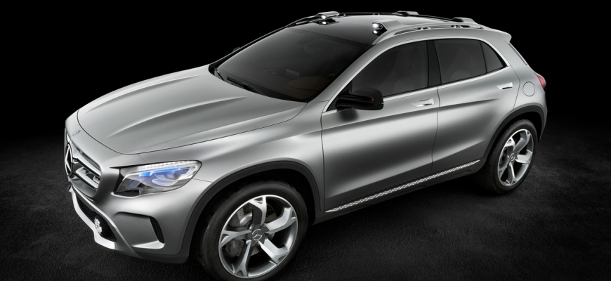 Mercedes GLA má na streche 3D kameru a vo svetlách projektory