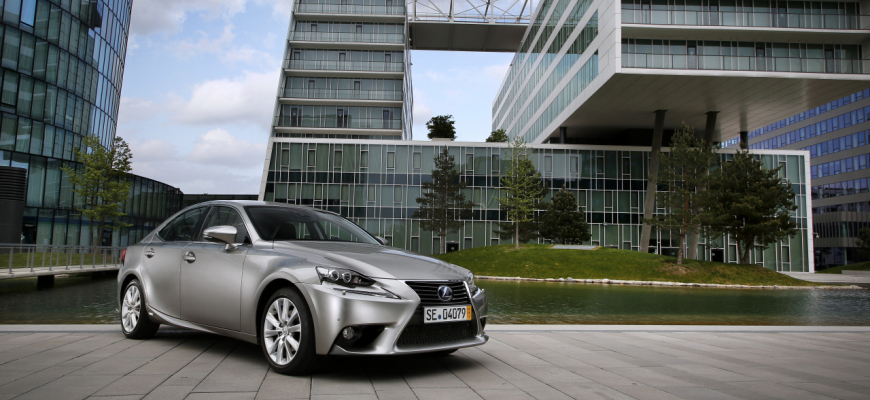 Lexus IS 300h zvolili manažéri v kategórii za firemné auto roka