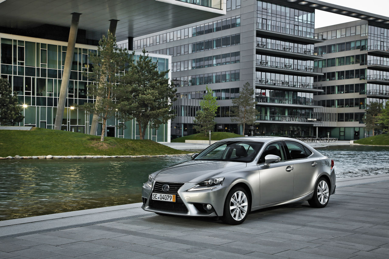 Lexus IS 300h