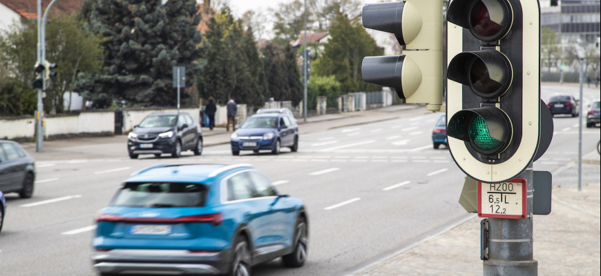 Prepojenie auto a cesta Audi už prináša do nemeckých miest