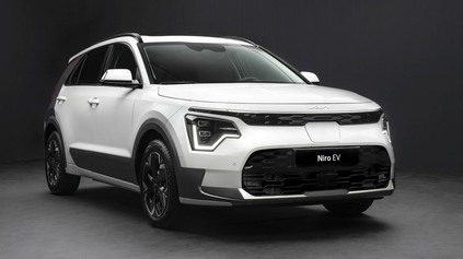 KIA NIRO MÁ SLOVENSKÉ CENY, ZÁKLAD STOJÍ 27 590 EUR. NA BATERKY V PLNEJ PAĽBE? DVAKRÁT TOĽKO