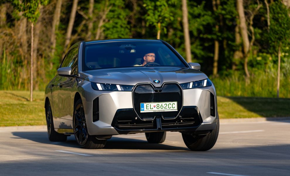 TEST BMW IX XDRIVE60: JAZDA AKO NA OBLÁČIKU?