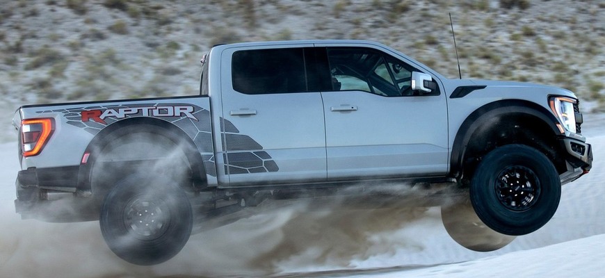 Ford otvoril prvé objednávky na F-150 Raptor R s motorom 5.2 V8 a výkonom 700 koní