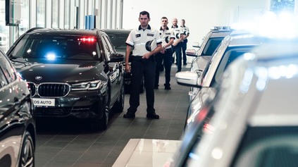 Jazdíte do ČR? Pozor na flotilu nových policajných BMW 540i, časť z nich svoj účel maskuje