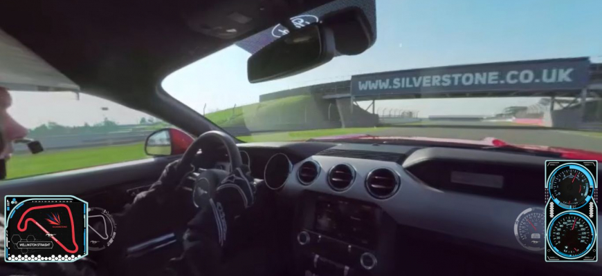 Ford Mustang V8 v unikátnom 3D videu na okruhu Silverstone