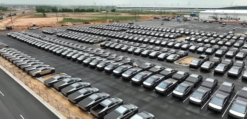 Tesla Cybertruck je prepadák. Na sklade stále leží limitovaná edícia z októbra 2024