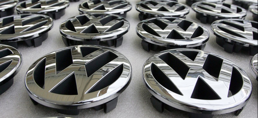 VW tajil bezpečnostnú chybu mnohých áut