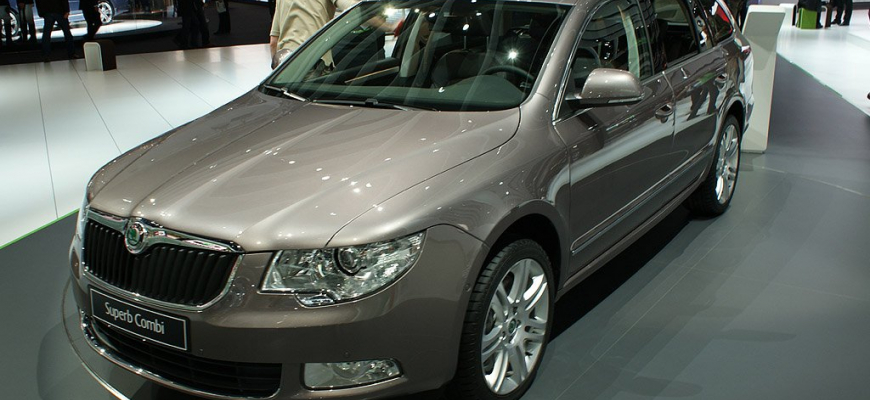 Škoda Superb Combi (Frankfurt 2009)