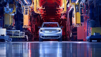 SLABÝ DOPYT PO ELEKTROMOBILOCH, FORD PREPÚŠŤA ZAMESTNANCOV Z LINKY NA NAJZNÁMEJŠIE MODELY