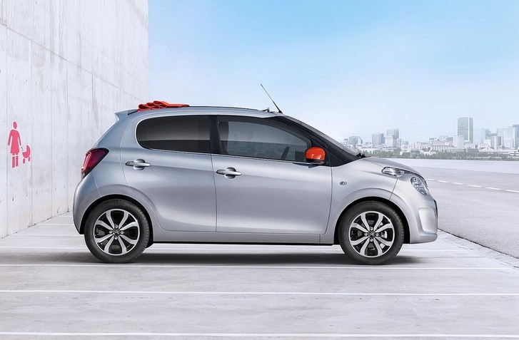 PEUGEOT 108 A CITROËN C1 KONČIA. MALÉ AUTÁ SÚ STRATOVÉ, NIČÍ ICH NAJMÄ LEGISLATÍVA