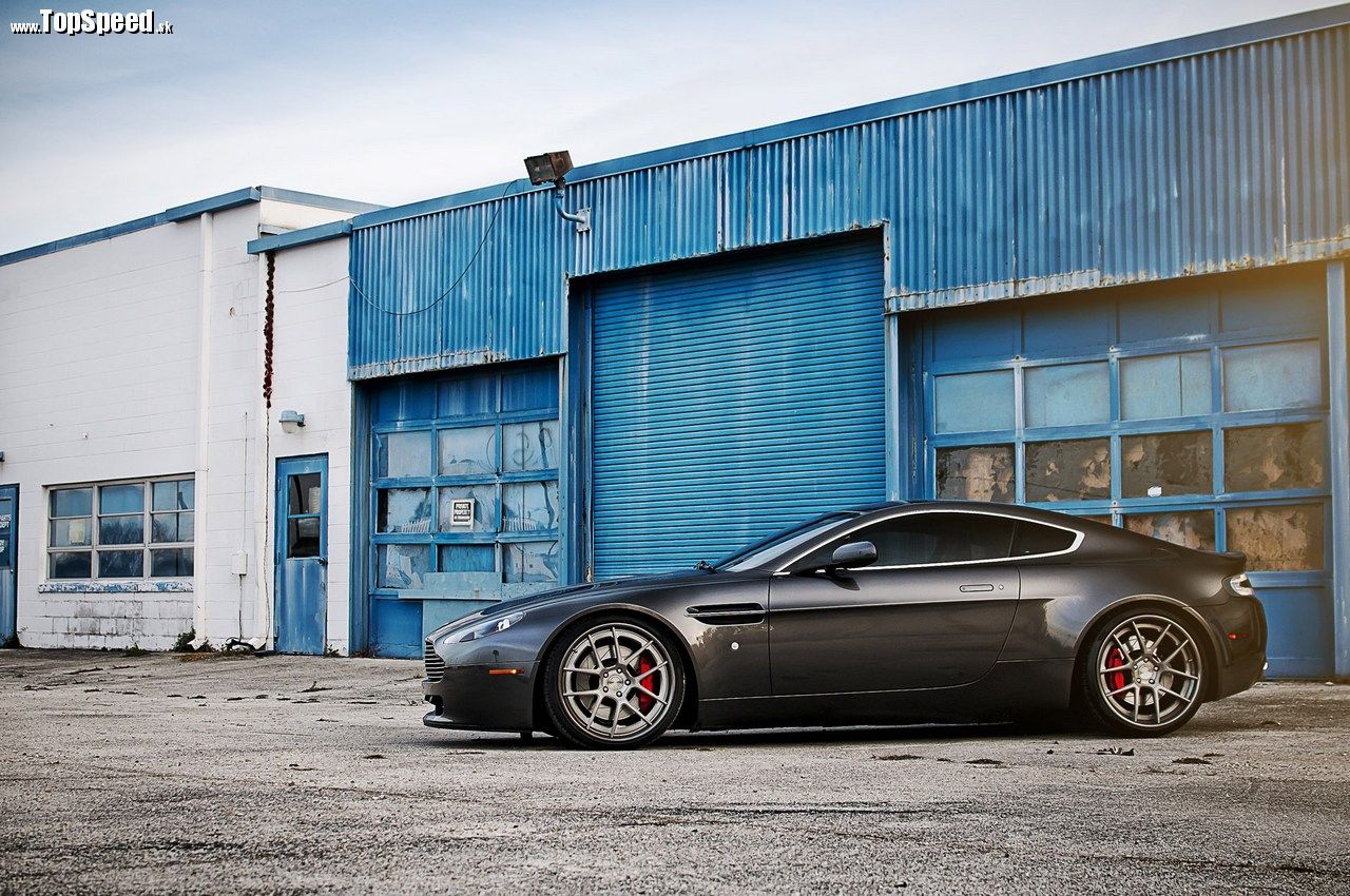 Aston Martin V8 Vantage