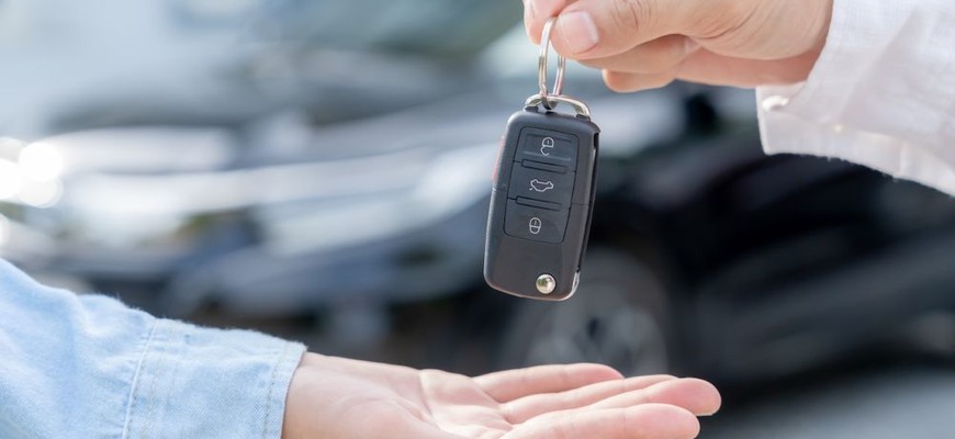 Chcete si požičať na auto? Postrážte si tieto 4 veci