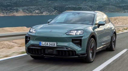 NOVÉ PORSCHE CAYENNE ELECTRIC OFICIÁLNE. V NAJSILNEJŠEJ VERZII TURBO MÁ AŽ 1156 KONÍ!