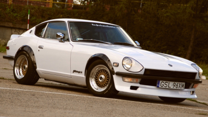 Nissan Datsun 240Z S30 s poľským pasom