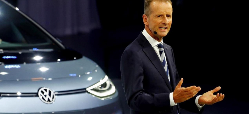 VW je neefektívny, musí zmeniť kurz, tvrdí jeho šéf Herbert Diess