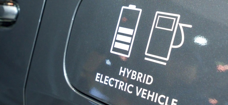 Dovozové clá aj na hybridy? EÚ pridáva obmedzenia pre čínsky dovoz