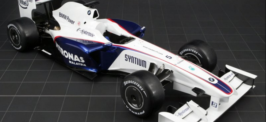 BMW Sauber F1.09 je vonku