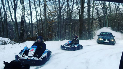RÝCHLOSTNÁ SKÚŠKA BANSKÉ NA MOTOKÁRACH? A V ZIME? JASNÉ!