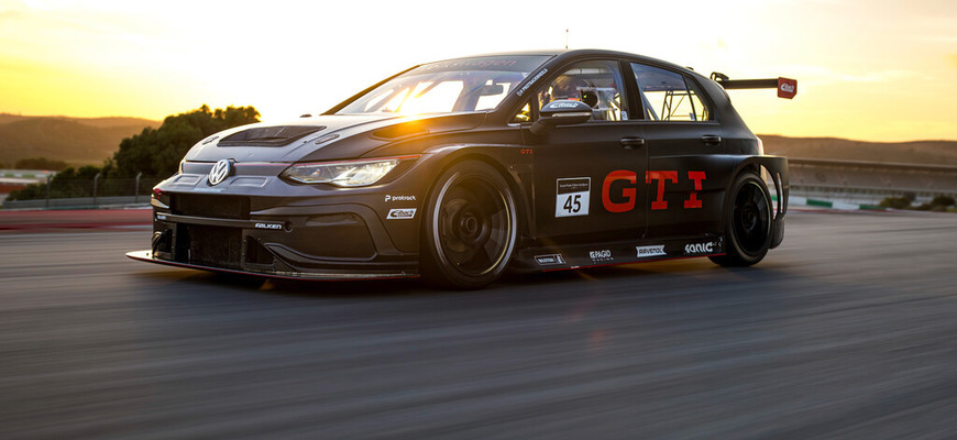 Volkswagen oslavuje, svetová premiéra GTI v rámci 24-hodinovky na Nürburgringu