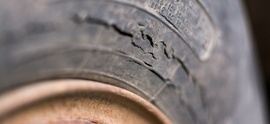 Ako staré pneumatiky už použitiu nevyhovujú?