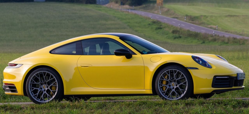 Hybridné Porsche 911 je stále príliš ťažké. Do výroby zatiaľ nepôjde