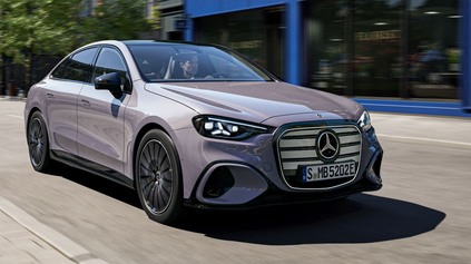 NOVÝ ELEKTRICKÝ MERCEDES TRIEDY C OFICIÁLNE. KLASICKÝ DIZAJN, TECHNIKA GLC A DOJAZD 762 KM