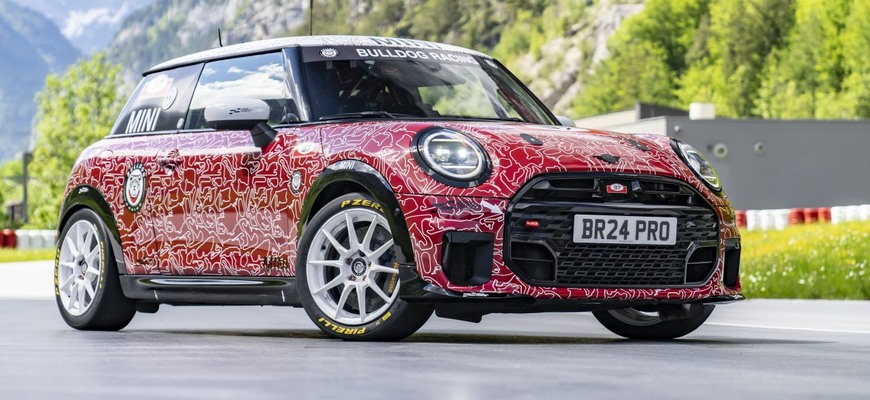 Nová generácia Mini John Cooper Works sa vráti s benzínovým motorom. Premiéra už čoskoro