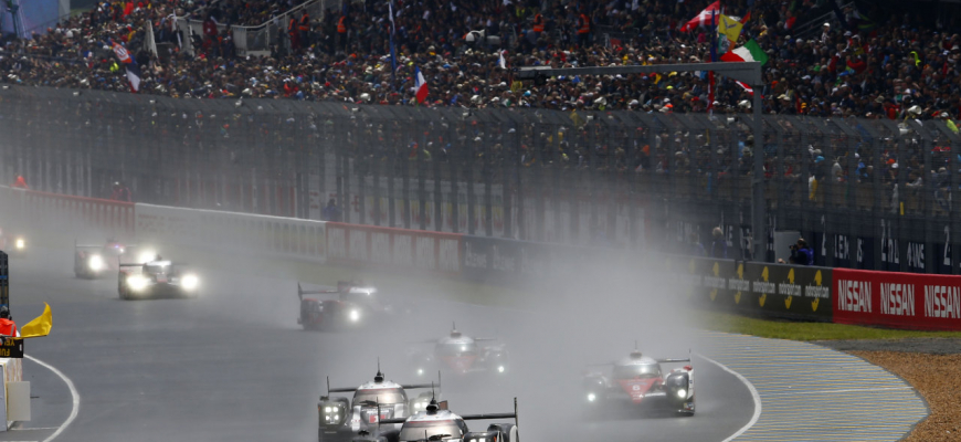 Le Mans je pre Toyotu zakliate, víťazstvo darovali Porsche