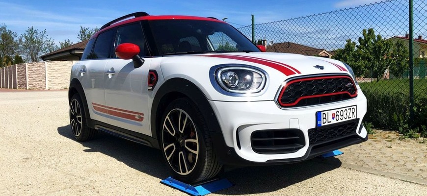 MINI Countryman JCW ALL4 4x4 test