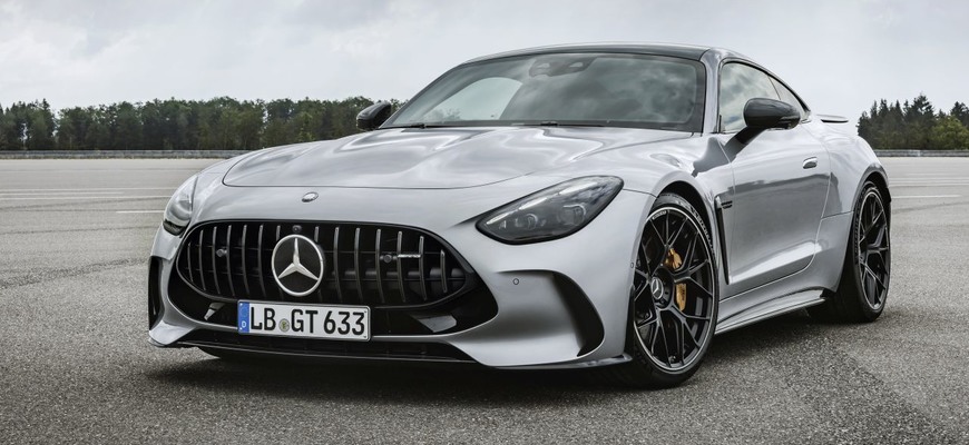 Osemvalcový Mercedes stále žije. Nové AMG GT Coupé je dôkazom, bez 4x4 to ale už nejde