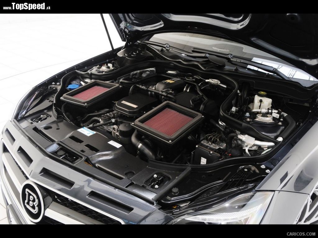Pod kapotou je biturbo V12 s max. výkonom 800 k a pôvodným krútiacim momentom až 1420 Nm