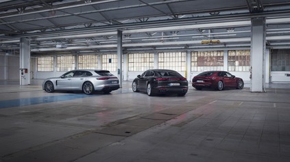 PREDSTAVILI NAJVÝKONNEJŠIE PORSCHE PANAMERA, MÁ 700 KONÍ