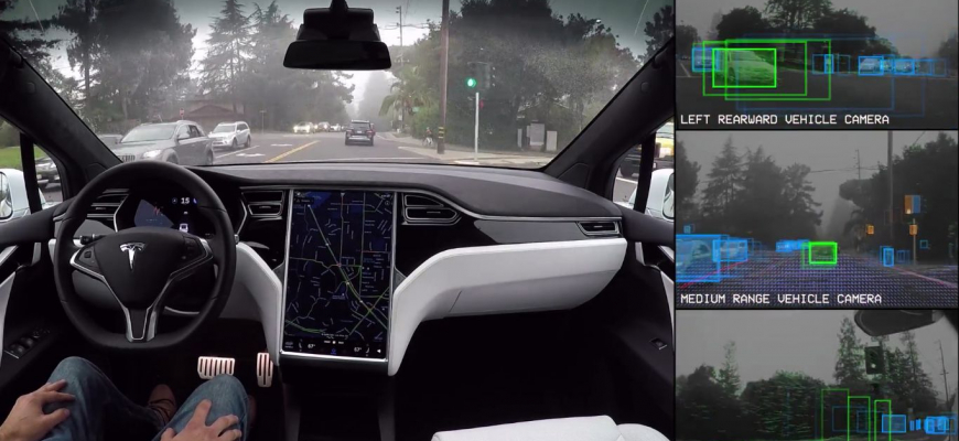 Čo vidí počas jazdy Tesla Autopilot