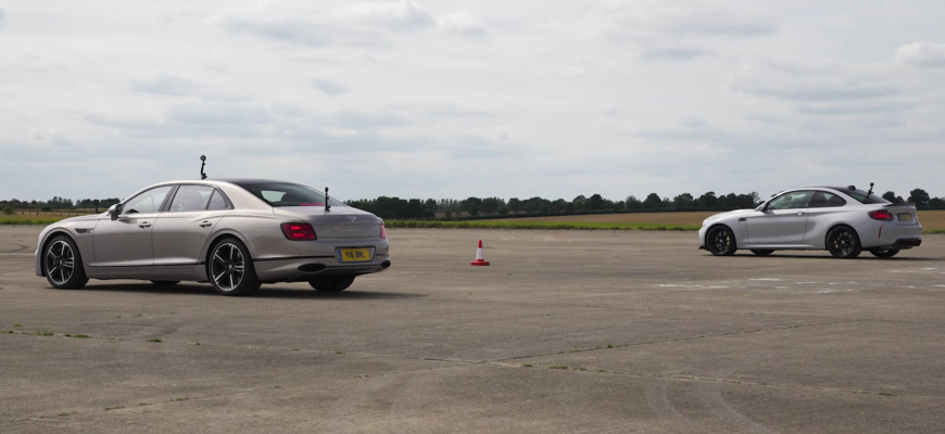 Drag race Bentley Flying Spur proti BMW M2 CS