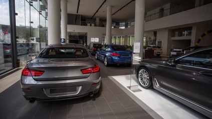 AUTOMOBILKY V PROBLÉMOCH, PREDAJE PADAJÚ: AKO Z TOHO VON?