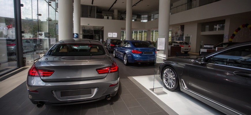 Automobilky v problémoch, predaje padajú: Ako z toho von?