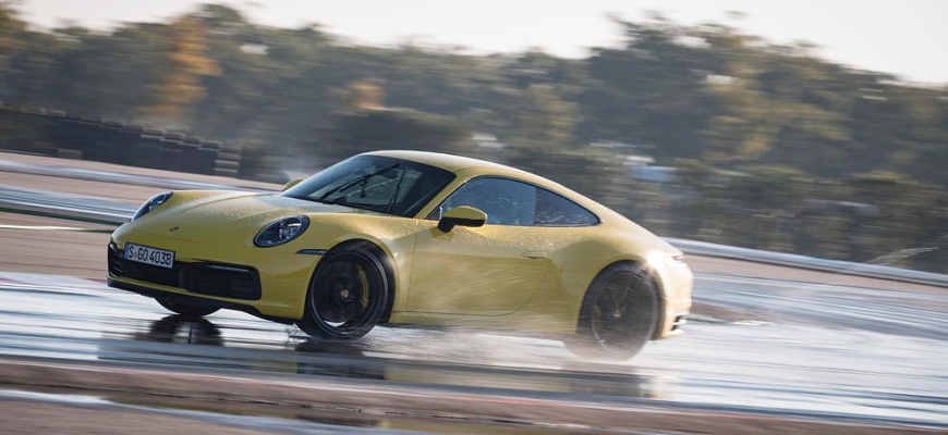 Unikátny režim Porsche wet mode pomôže pri jazde na vode
