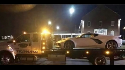 Polícia zatkla vývojárov Corvette C8 pre preteky v premávke
